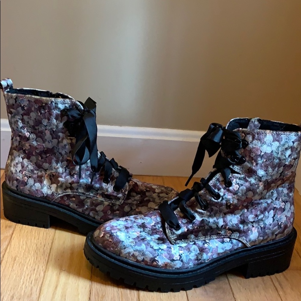 EUC Candie’s Tapestry Floral Combat Boots